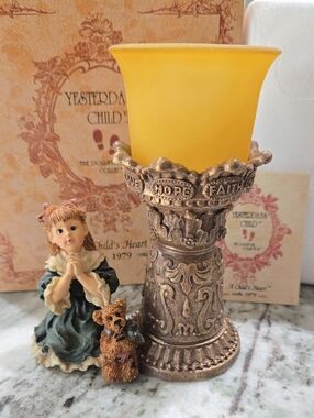 Boyds Bears Dollstone figurine titled "Teresa and John... The Prayer".